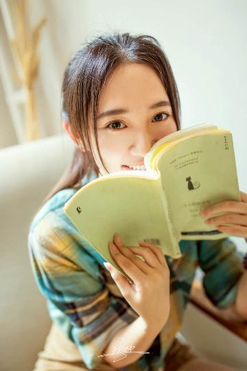 人妻秘书的无奈：30岁职场女性的困境！她真的只是被玩弄吗？
